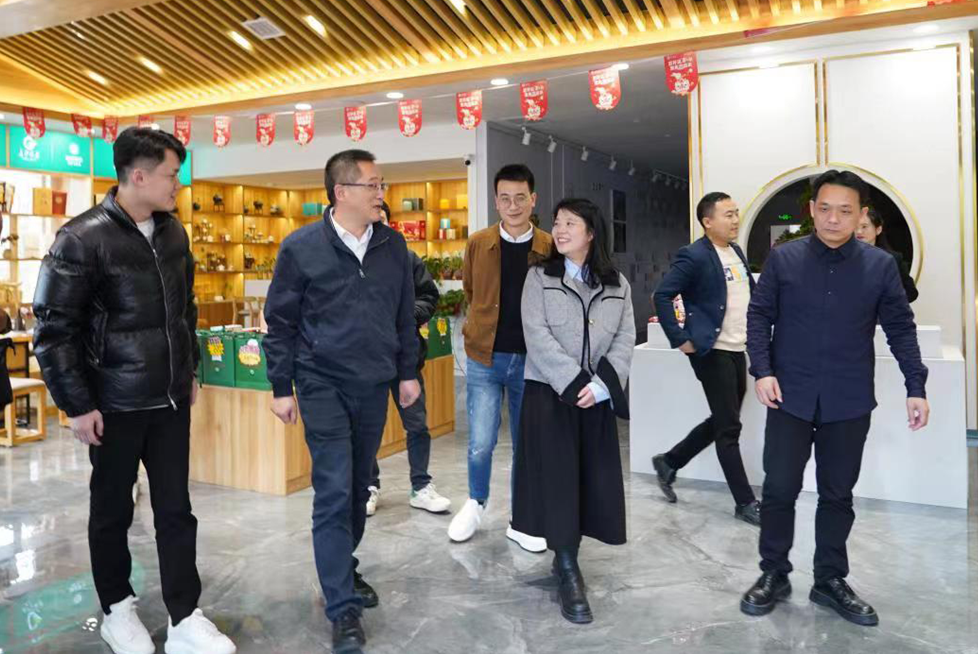 云南怒江州政府副州长冯逆光一行考察ld体育(中国)官方网站-LD sport
云南怒江州政府副州长冯逆光一行考察ld体育(中国)官方网站-LD sport