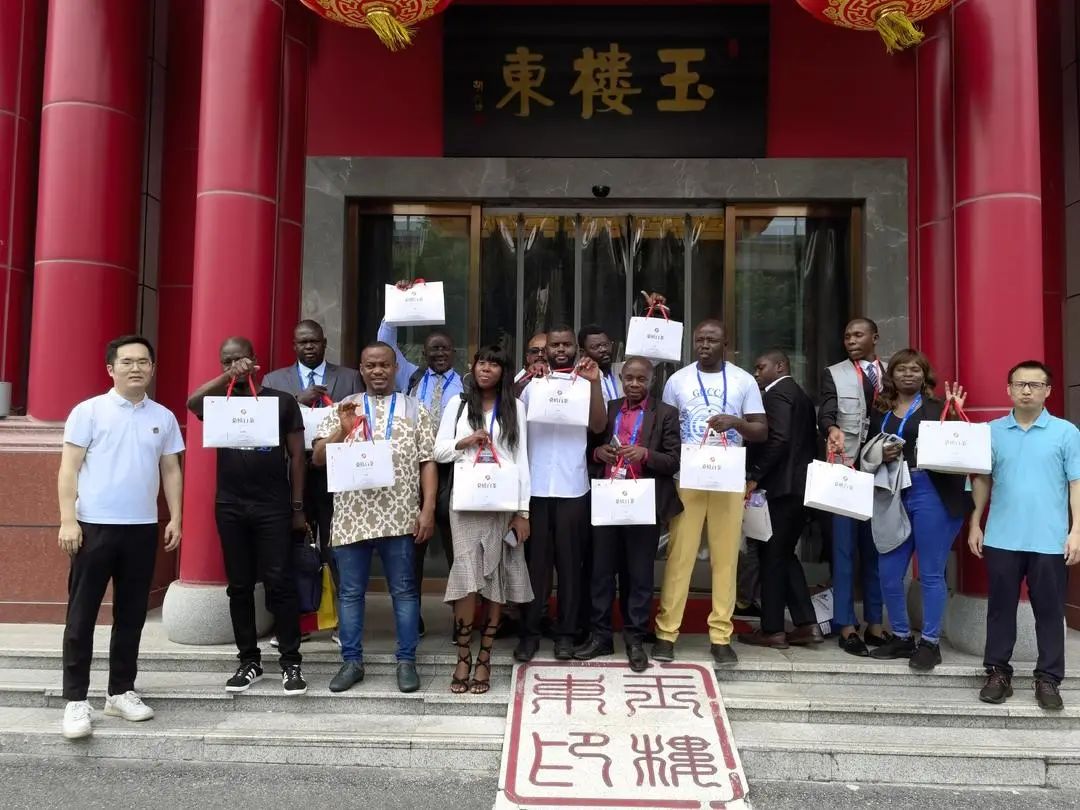 ld体育(中国)官方网站-LD sport桑植白茶亮相“第三届中非经贸博览会” ld体育(中国)官方网站-LD sport桑植白茶亮相“第三届中非经贸博览会”